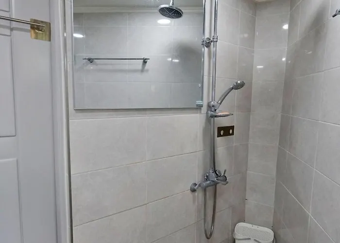 2room, 6 People, Myeongdong, Itaewon, Station アパート *