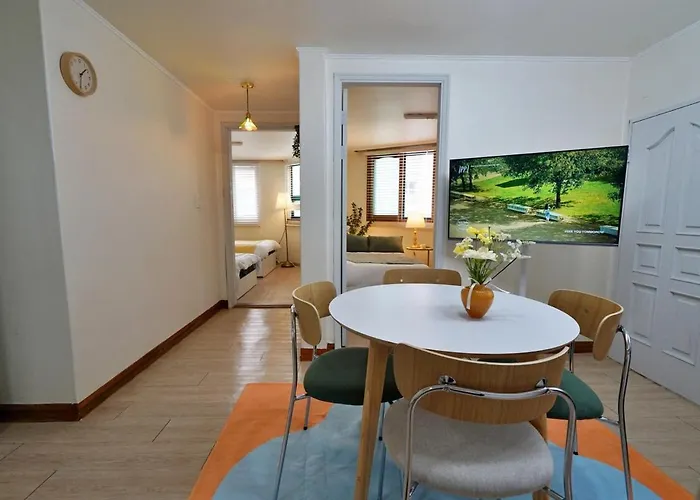 2room, 6 People, Myeongdong, Itaewon, Station * ソウル特別市