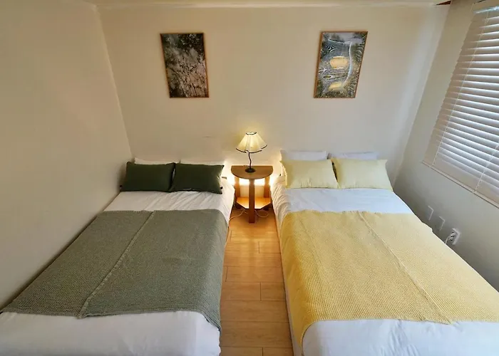 2room, 6 People, Myeongdong, Itaewon, Station アパート